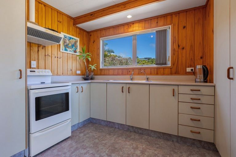 Photo of property in 42 Stratford Drive, Cable Bay, 0420