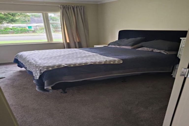 Photo of property in 72 Oxford Street, Tawa, Wellington, 5028