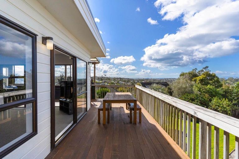 Photo of property in 123 Carlisle Road, Northcross, Auckland, 0632