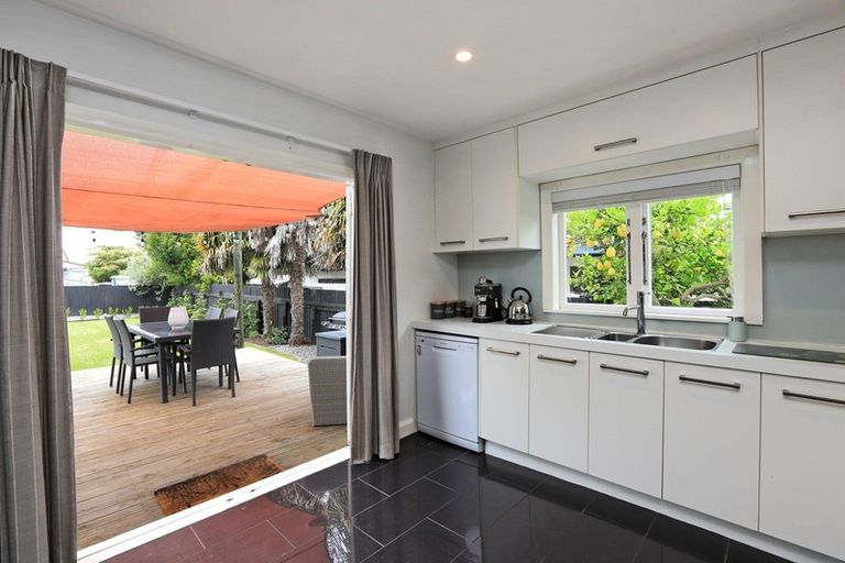 Photo of property in 4 Lamason Street, Greenmeadows, Napier, 4112