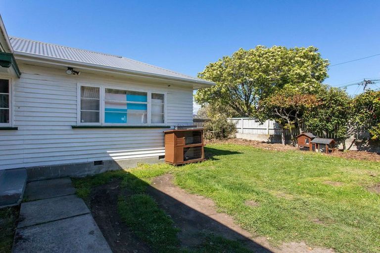 Photo of property in 44 Windermere Road, Papanui, Christchurch, 8053