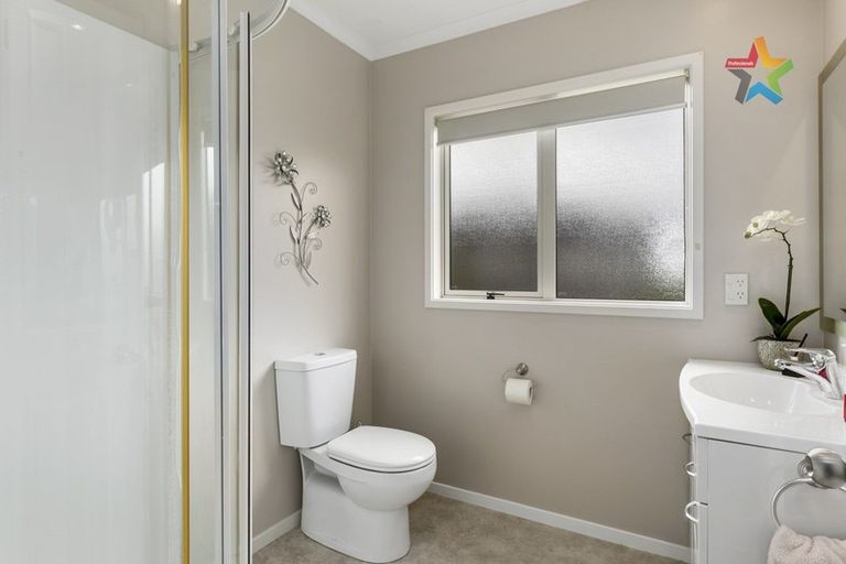 Photo of property in 38 Woodland Mews, Wainuiomata, Lower Hutt, 5014