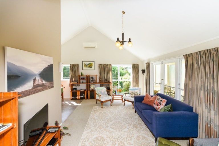 Photo of property in 2 Escort Grove, Awapuni, Palmerston North, 4412