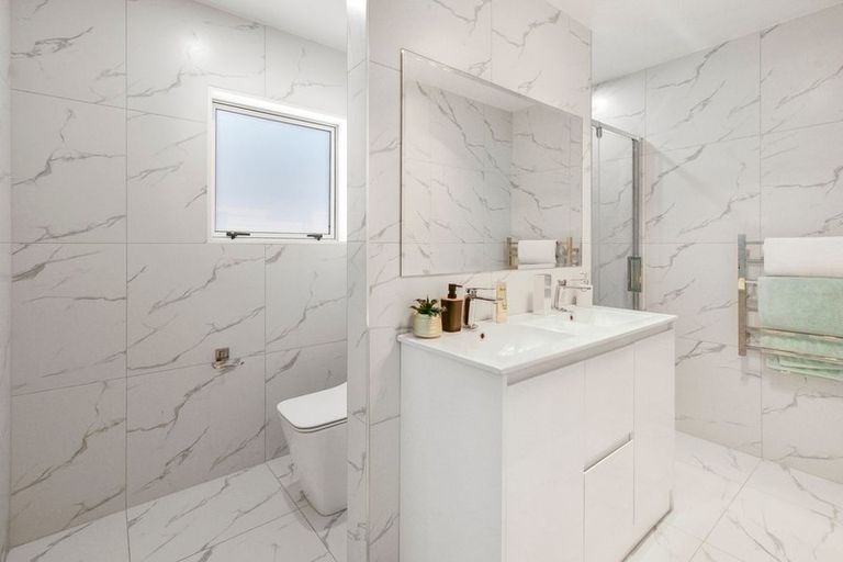 Photo of property in 5 Survila Street, Takanini, 2110