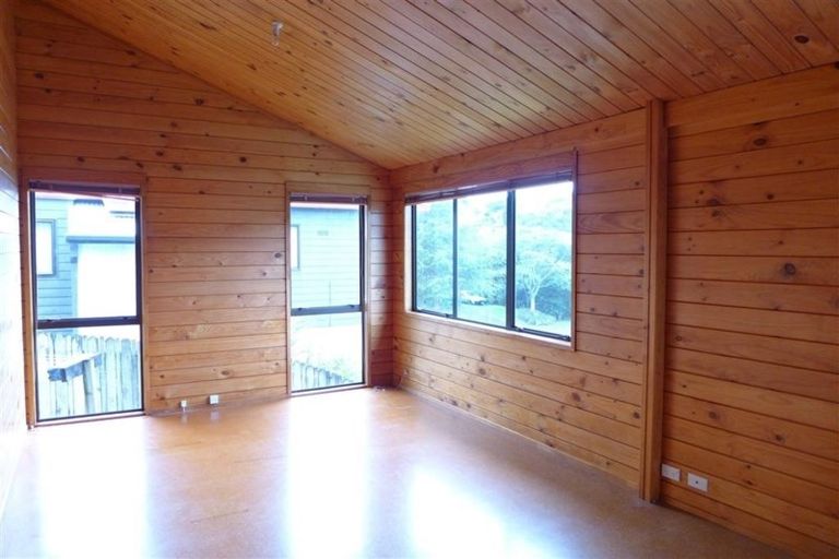 Photo of property in 8 Chardon Place, Henderson, Auckland, 0612