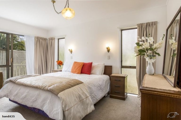 Photo of property in 19 Dowling Place, Pakuranga, Auckland, 2010