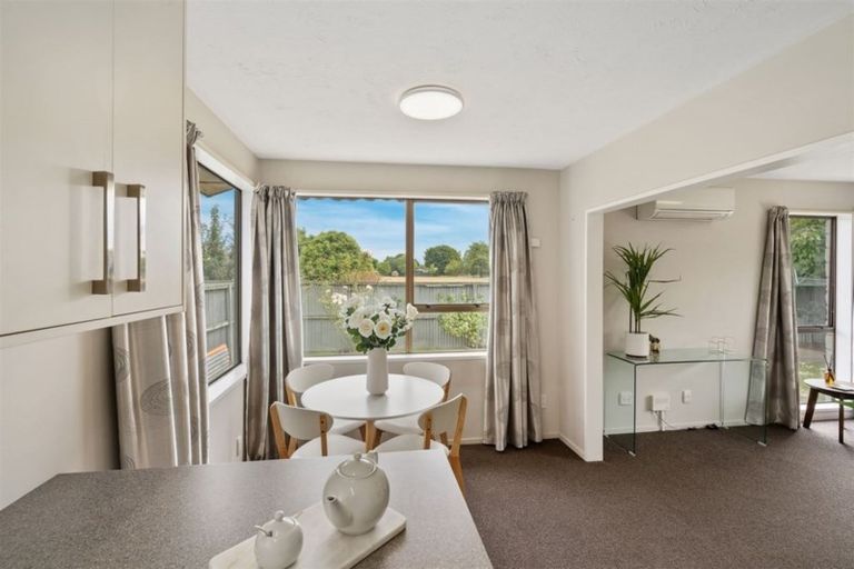 Photo of property in 1/11 Manor Place, Bryndwr, Christchurch, 8053