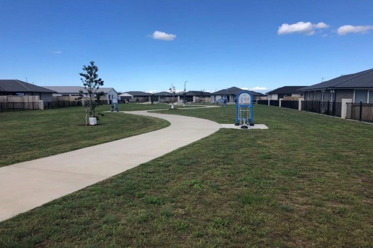 Photo of property in 12 Naeo Close, Papamoa Beach, Papamoa, 3118