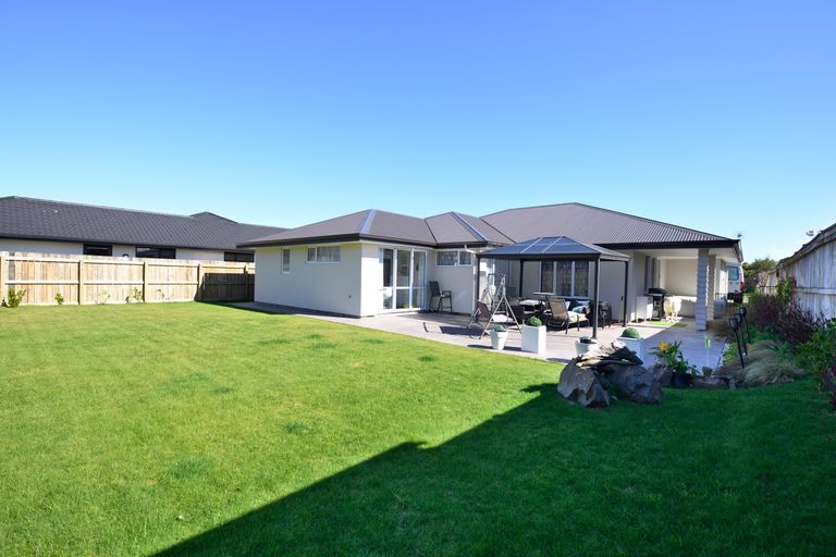 Photo of property in 15 Curtis Street, Stoke, Nelson, 7011