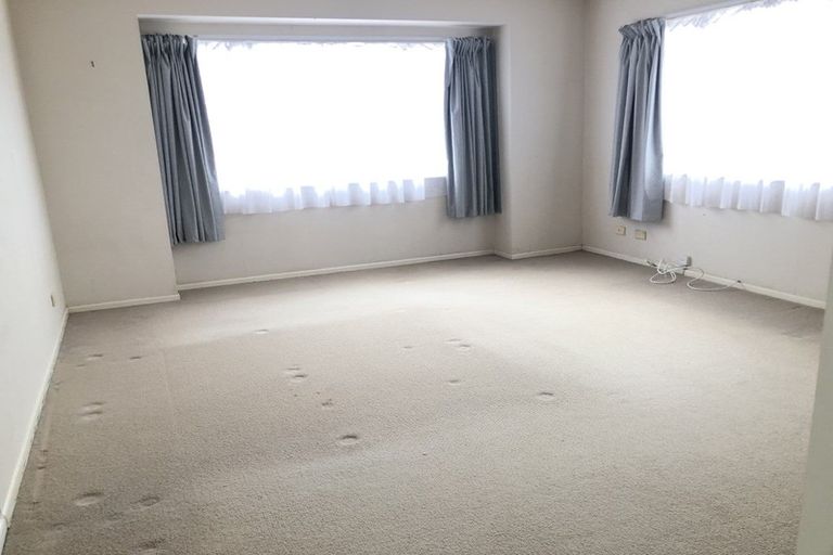 Photo of property in 1 Arrathorne Place, Northpark, Auckland, 2013