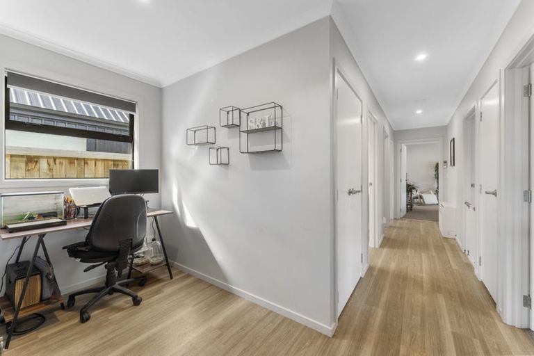 Photo of property in 72 Jack Hanley Drive, Jacks Point, Queenstown, 9371