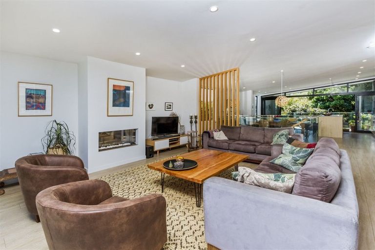 Photo of property in 26 Wicklow Road, Narrow Neck, Auckland, 0622