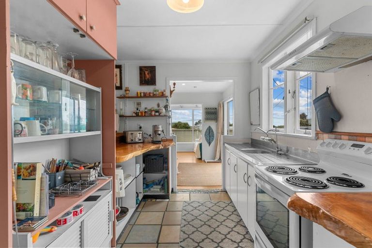 Photo of property in 3 Kelly Street, Baylys Beach, Dargaville, 0377