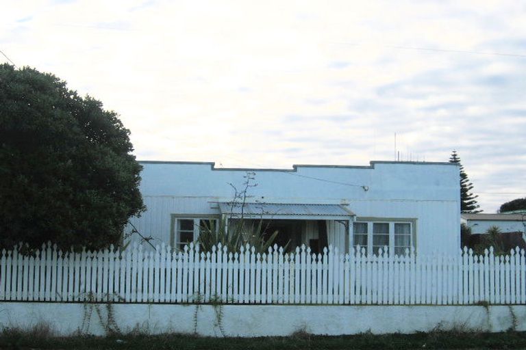 Photo of property in 57 Moana Street, Otaki Beach, Otaki, 5512
