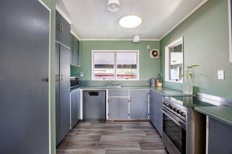Photo of property in 4 Robinson Crescent, Tamatea, Napier, 4112