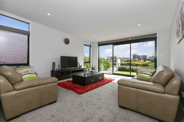 Photo of property in 12 Leadership Crescent, Papakura, 2110