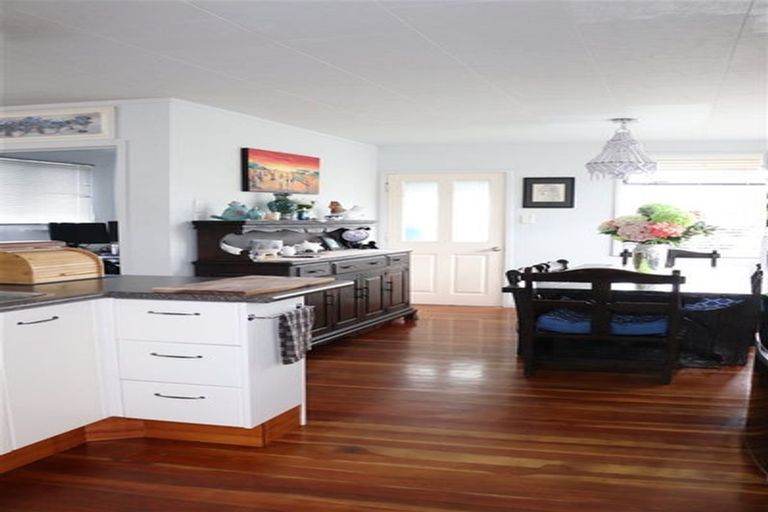 Photo of property in 8 Goodger Street, Waipukurau, 4200