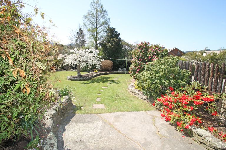 Photo of property in 69 Walton Park Avenue, Fairfield, Dunedin, 9018