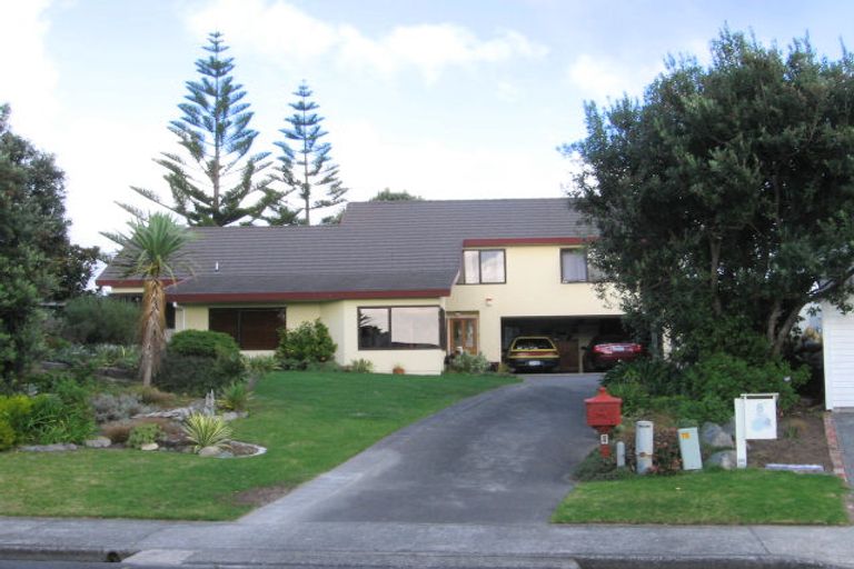 Photo of property in 6 Victor Grove, Waikanae Beach, Waikanae, 5036