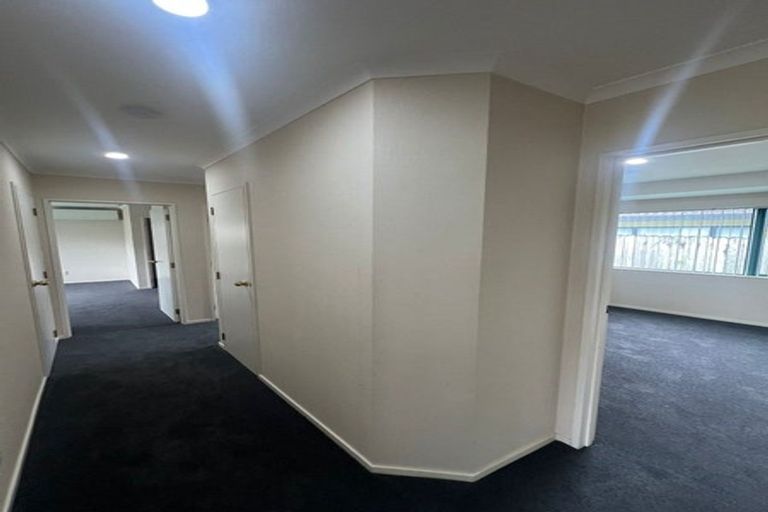 Photo of property in 3 Nephin Place, East Tamaki Heights, Auckland, 2016