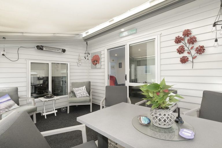 Photo of property in 11 Kamahi Crescent, Papamoa Beach, Papamoa, 3118