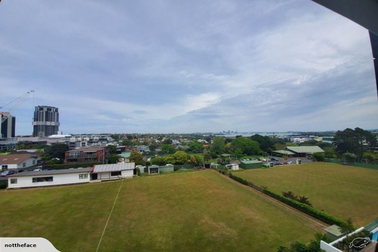 Photo of property in Frank Sargeson Apts, 307/74 Anzac Street, Takapuna, Auckland, 0622