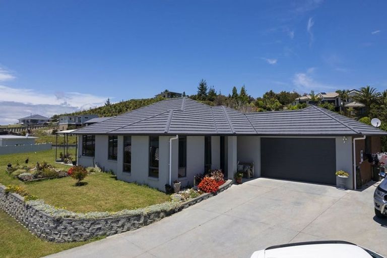 Photo of property in 31 Eagles Way, Cable Bay, 0420