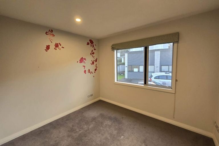 Photo of property in 34 Leburn Crescent, Flat Bush, Auckland, 2016