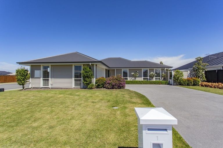 Photo of property in 1 Chestnut Place, Rangiora, 7400