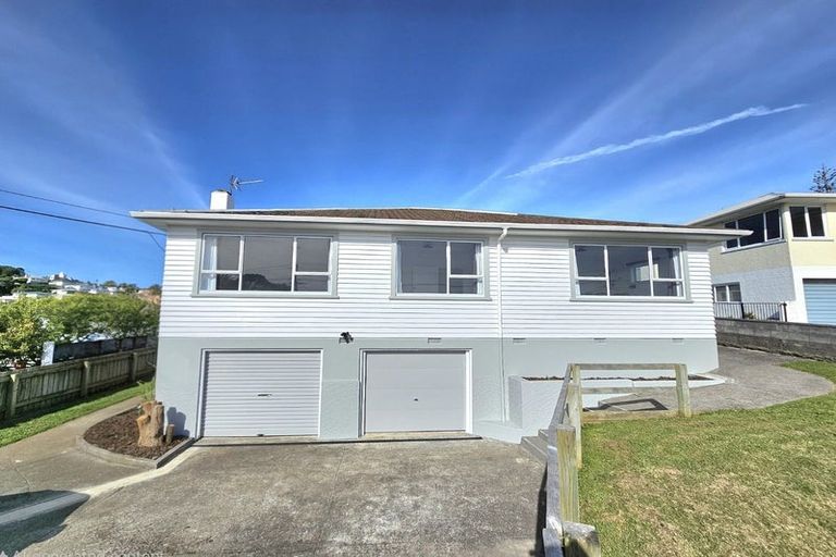 Photo of property in 10 Paritutu Road, Spotswood, New Plymouth, 4310