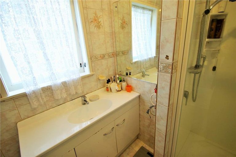 Photo of property in 50 Marlborough Avenue, Glenfield, Auckland, 0629