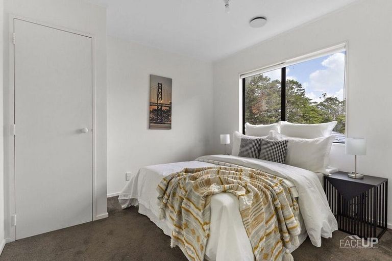 Photo of property in 1/95 Hobsonville Road, West Harbour, Auckland, 0618