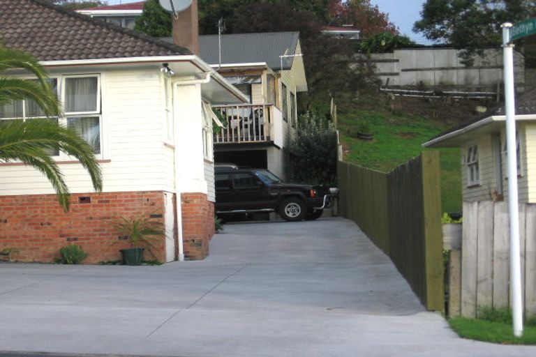 Photo of property in 62 Vodanovich Road, Te Atatu South, Auckland, 0610