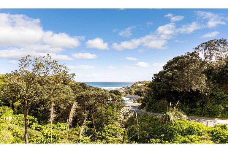 Photo of property in 38 Sea View Road, Baylys Beach, Dargaville, 0377
