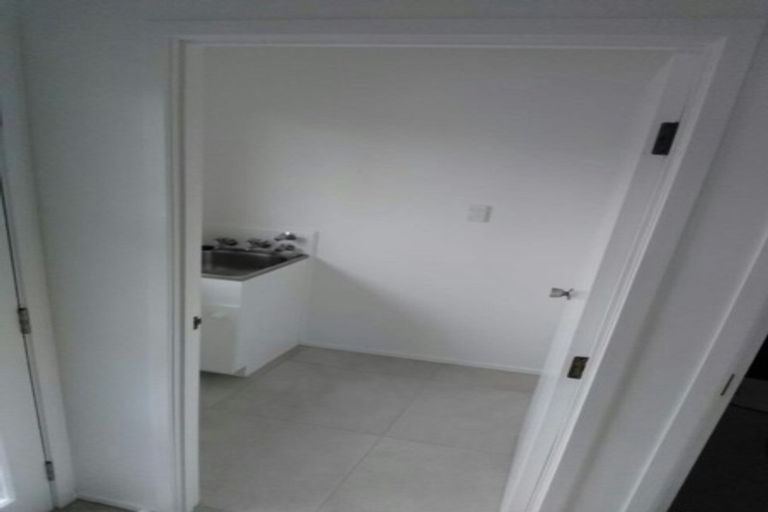 Photo of property in 74 Lynn Road, Bayview, Auckland, 0629