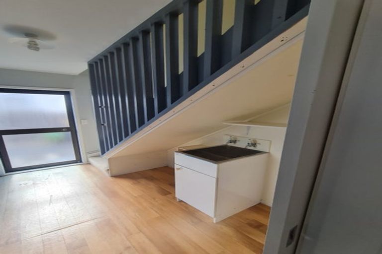 Photo of property in 14 Sheridan Drive, New Lynn, Auckland, 0600