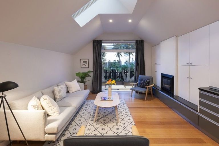 Photo of property in 63 Brougham Street, Mount Victoria, Wellington, 6011