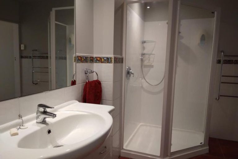 Photo of property in Jerningham Apartments, 20 Oriental Terrace, Oriental Bay, Wellington, 6011