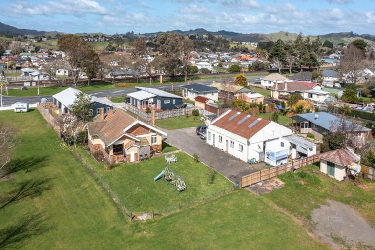 Photo of property in 122 Great South Road, Huntly, 3700