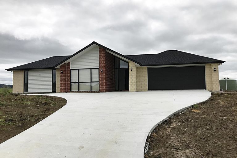 Photo of property in 13 Mclachlan Way, Pokeno, 2471