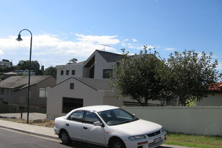 Photo of property in 4 Rosella Place, Murrays Bay, Auckland, 0630