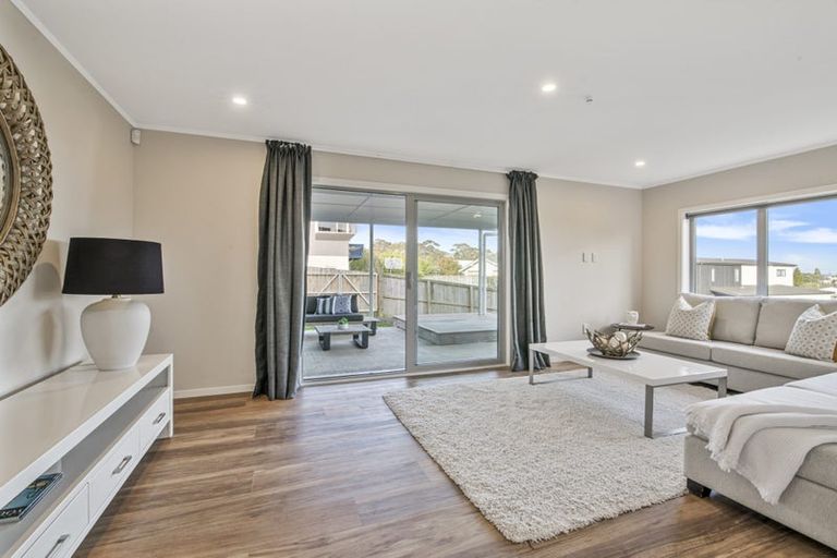 Photo of property in 44 Grenada Avenue, Forrest Hill, Auckland, 0620