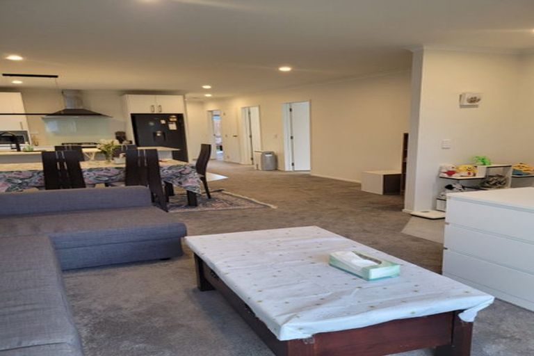 Photo of property in 16 Kutukutu Street, Takanini, 2112