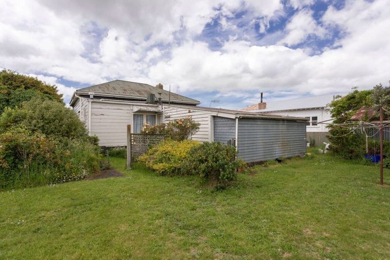 Photo of property in 17 Albert Street, Dannevirke, 4930