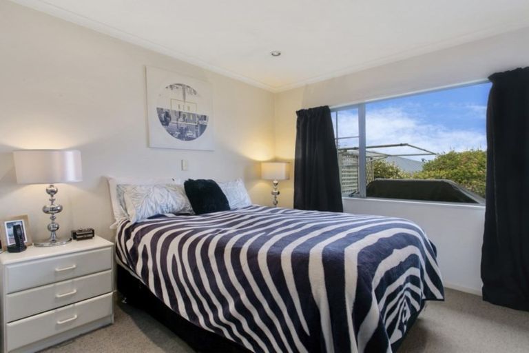 Photo of property in 28 Lakeridge Close, Rangatira Park, Taupo, 3330