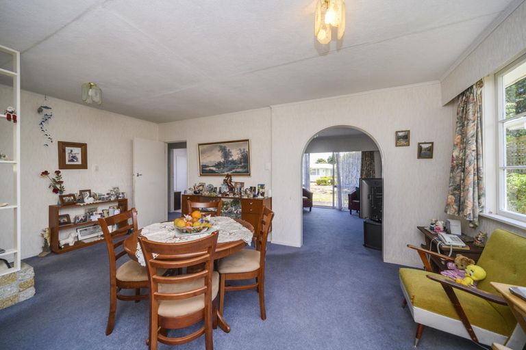 Photo of property in 37 Waterloo Crescent, Hokowhitu, Palmerston North, 4410