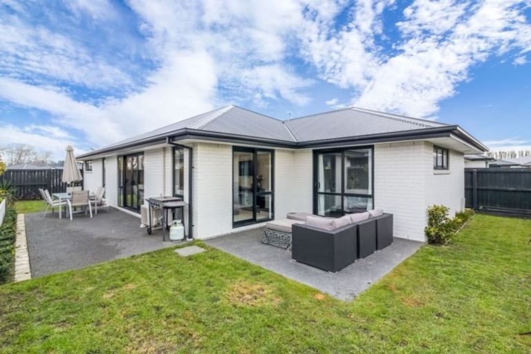 Photo of property in 25 William Nicholls Drive, Belfast, Christchurch, 8051