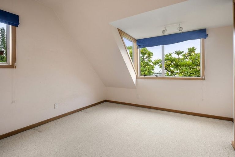 Photo of property in 28 Marine Parade, Mellons Bay, Auckland, 2014