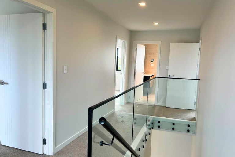 Photo of property in 2c Derrett Place, Mangere Bridge, Auckland, 2022