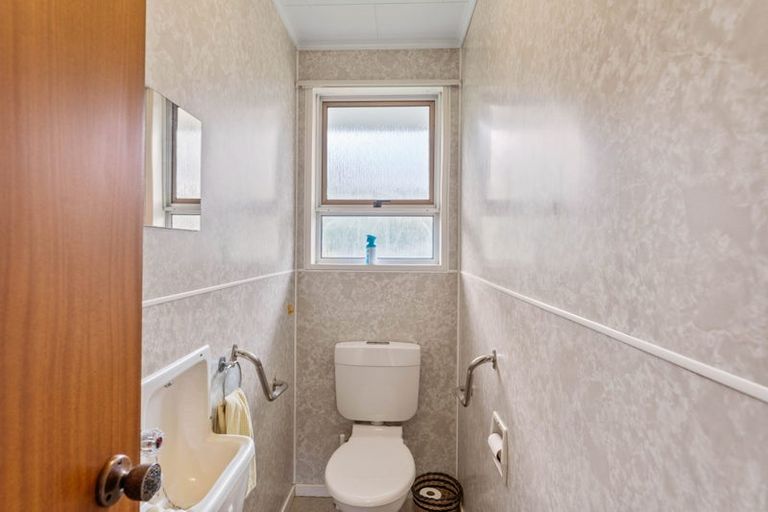 Photo of property in 2 Paretai Grove, Waikanae, 5036